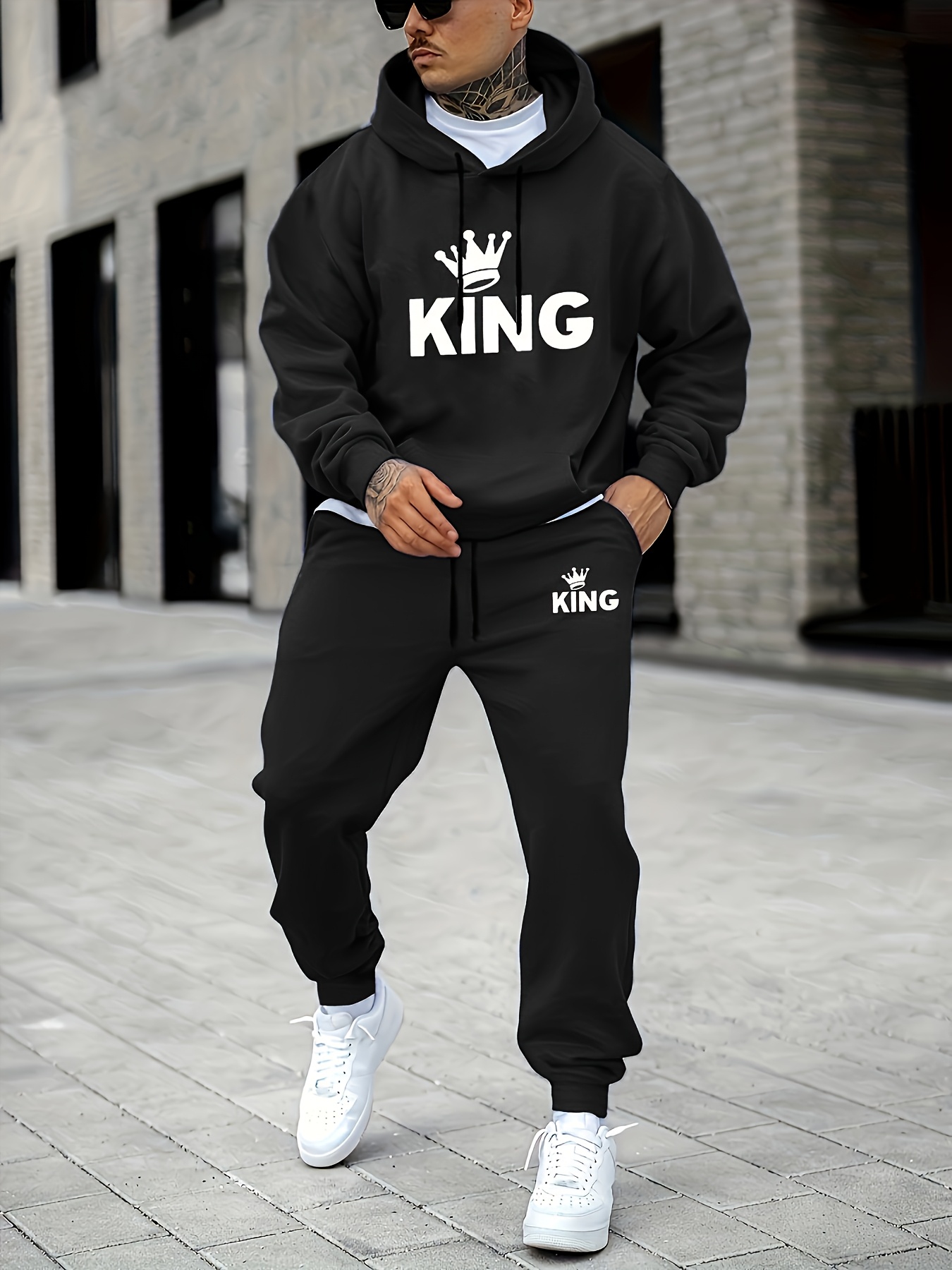 Street Fashion Outfit - Męski dwuczęściowy dres z nadrukiem korony