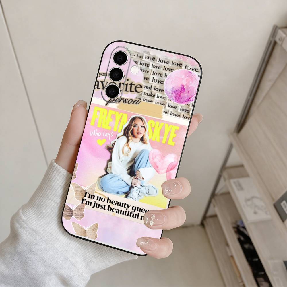 Etui na telefon F-Freya Skye S – Street Fashion Store recenzja i cena